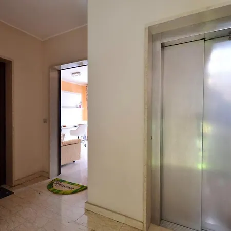 Modern In 50 M² With Balcony
