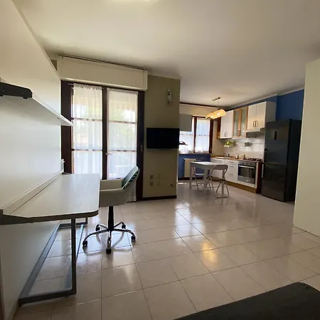 Apartment Modern In 50 M² With Balcony Vercelli