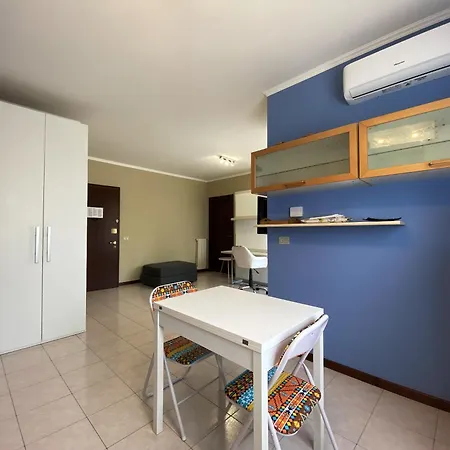 Apartment Modern In 50 M² With Balcony Vercelli